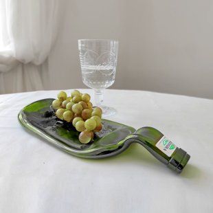 Скляна тарілка із сплюснутої винної пляшки для подання сиру, м`яса, нарізок зелений mz719755 MAZHURA